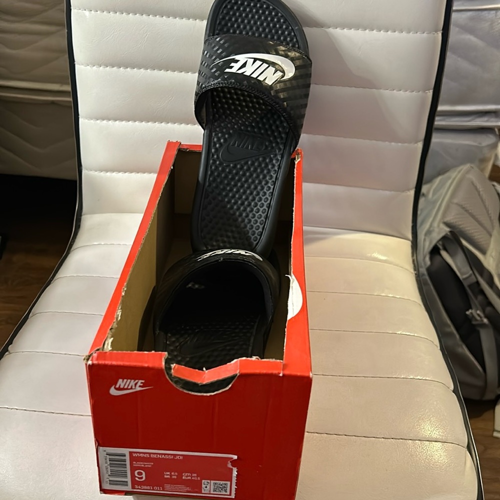 Nike slides